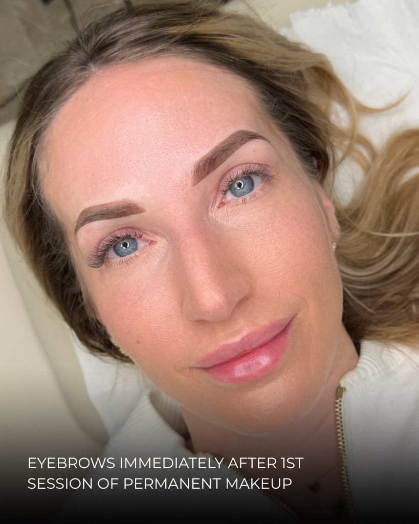 Eyebrows immediately after first powder brow session